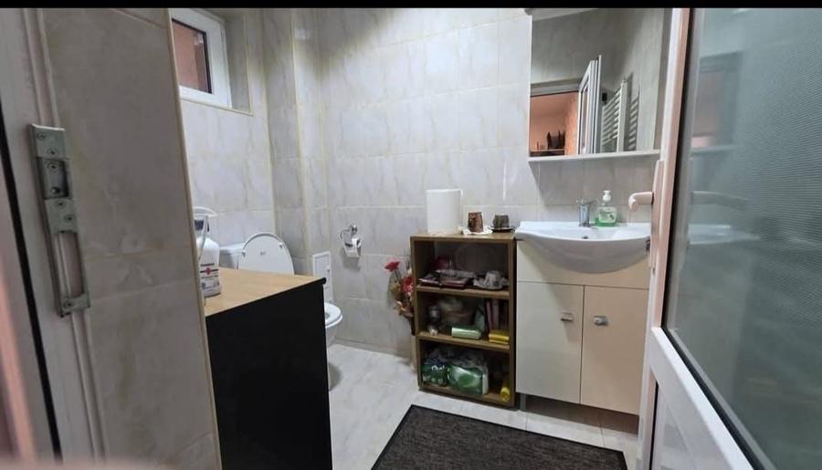 Casă individuală cu 4 camere cu Canalizare în Central