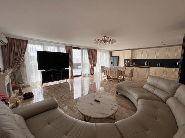 Penthouse cu 4 camere decomandat, mobilat în Berceni