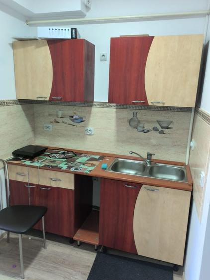 Garsonieră decomandată în Central