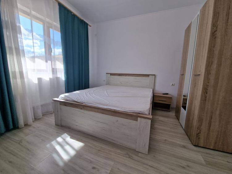 Casă individuală cu 5 camere cu Canalizare în Central