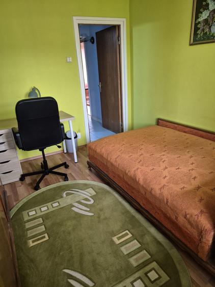 Apartament cu 3 camere semidecomandat în Colentina