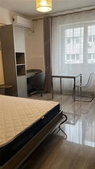 Apartament cu 2 camere decomandat, mobilat în Universitate