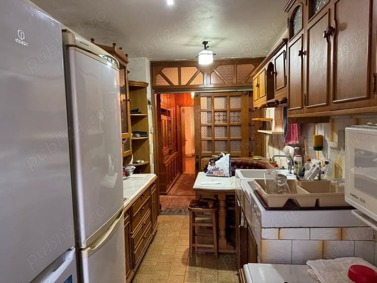 Apartament cu 4 camere decomandat în Central
