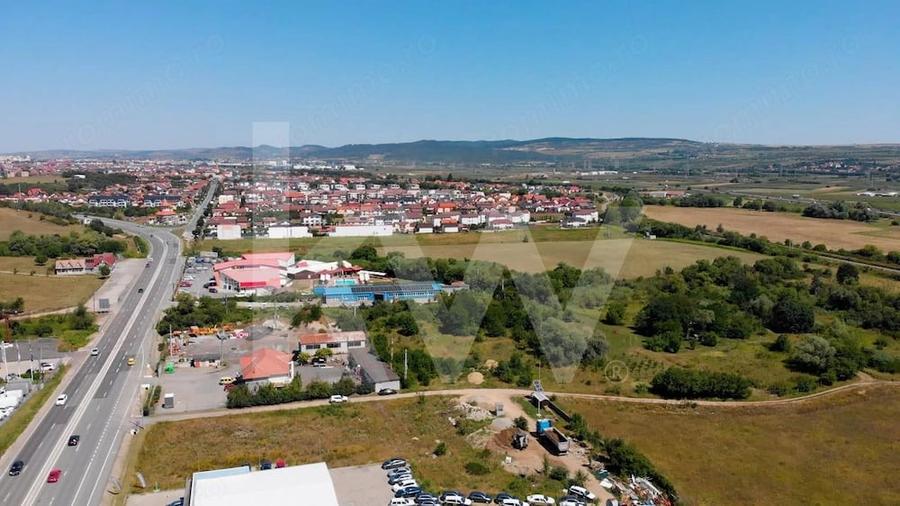 Teren de 5658 mp, în Central
