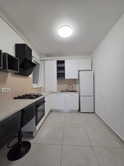 Apartament cu 3 camere semidecomandat, mobilat în Braytim