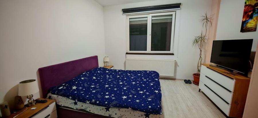 Apartament cu 4 camere decomandat, mobilat în Central