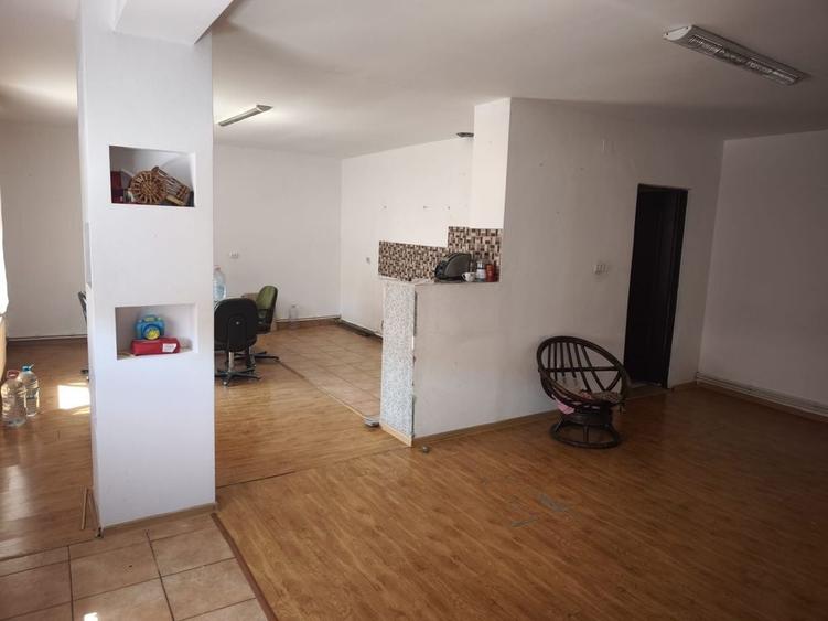 Casă cu 4 camere în Aluniș
