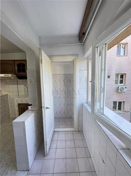 SOARELUI - 2 CAMERE - DECOMANDAT - ETAJ INTERMEDIAR - BLOC IZOLAT - 4