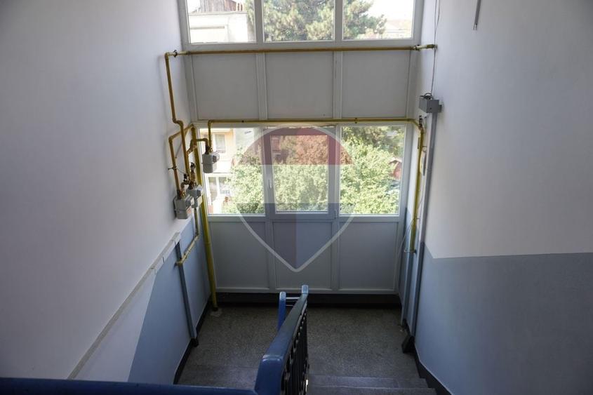 Apartament cu 2 camere decomandat, mobilat în Central
