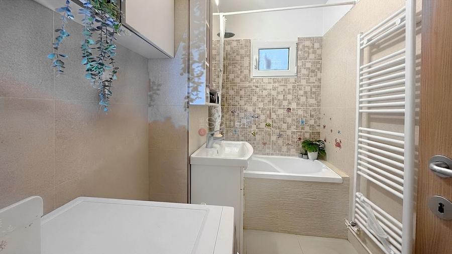 Apartament cu 3 camere decomandat, mobilat în Astra