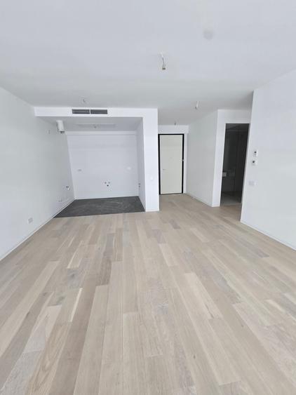 Apartament cu 2 camere semidecomandat în Barbu Văcărescu