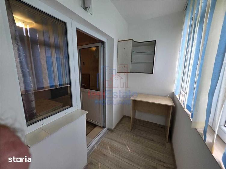 Apartament cu 2 camere decomandat în Nicolina