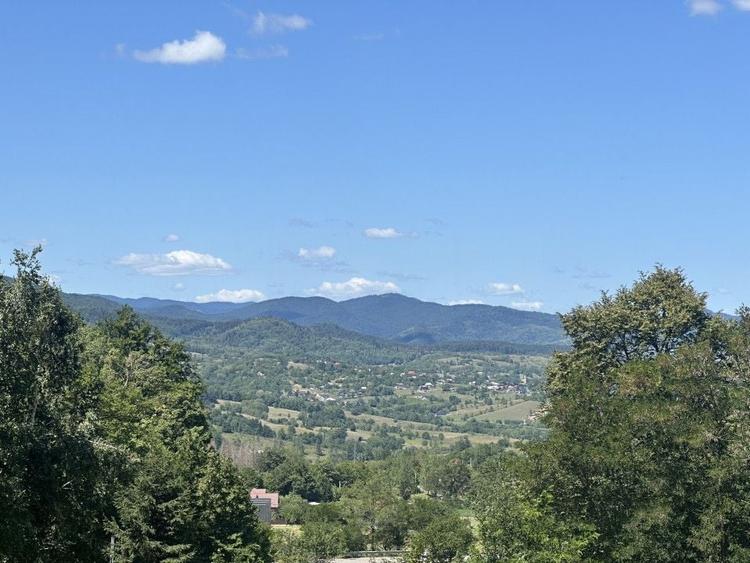 Casă individuală cu 3 camere cu Canalizare în Vârfu Dealului