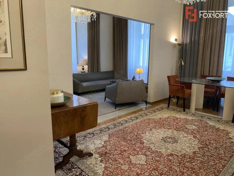 Apartament cu 3 camere semidecomandat în Central