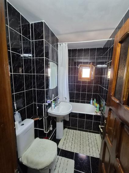 Apartament cu 3 camere decomandat în Teilor