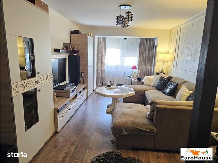 Apartament cu 3 camere în Cetate
