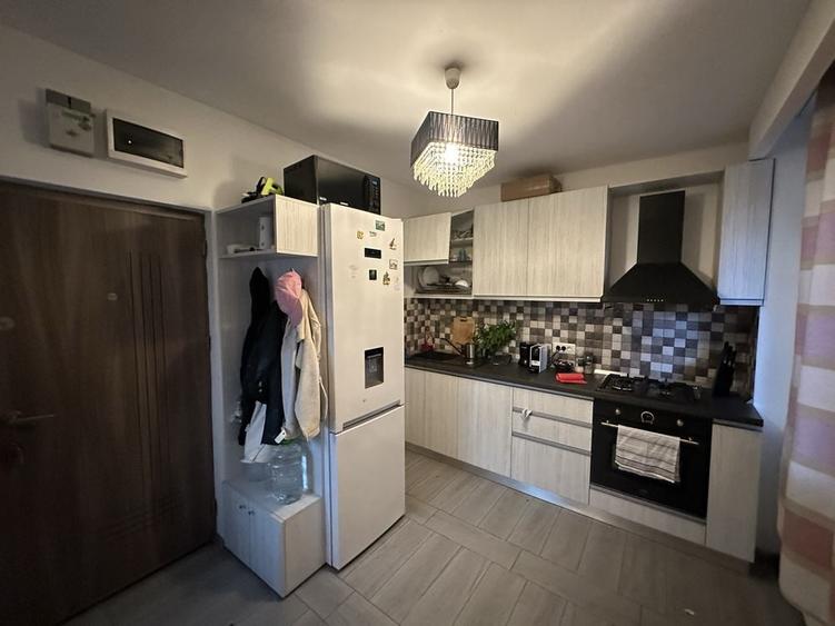 Apartament cu 2 camere nedecomandat în 1 Mai