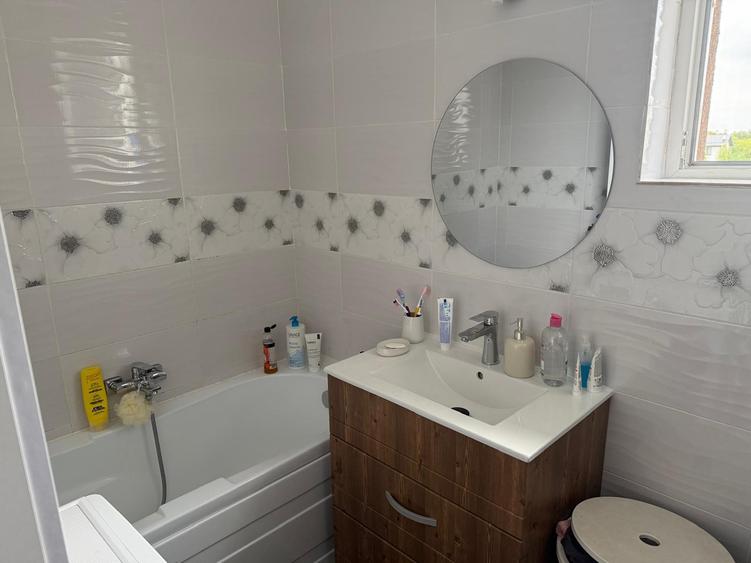 Apartament cu 3 camere decomandat în Prelungirea Ghencea