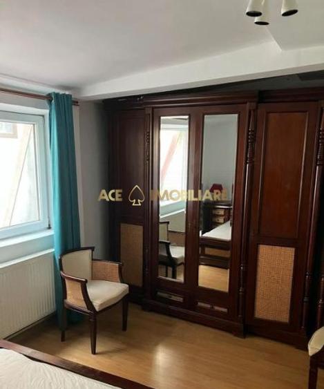 Apartament cu 3 camere decomandat, mobilat în Vitan
