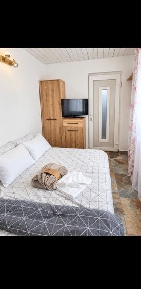Casă cu 2 camere cu Teren 1000 Mp în Central