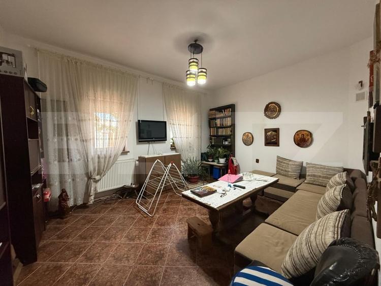 Casă individuală cu 3 camere cu Canalizare în Siloz