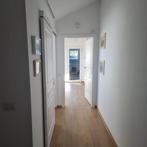 Apartament cu 4 camere semidecomandat în Central