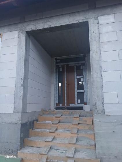 Casă cu 4 camere în Brăișoru