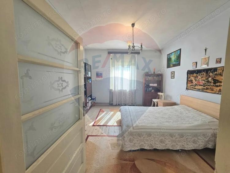 Casă cu 3 camere cu Teren 655 Mp în Sud