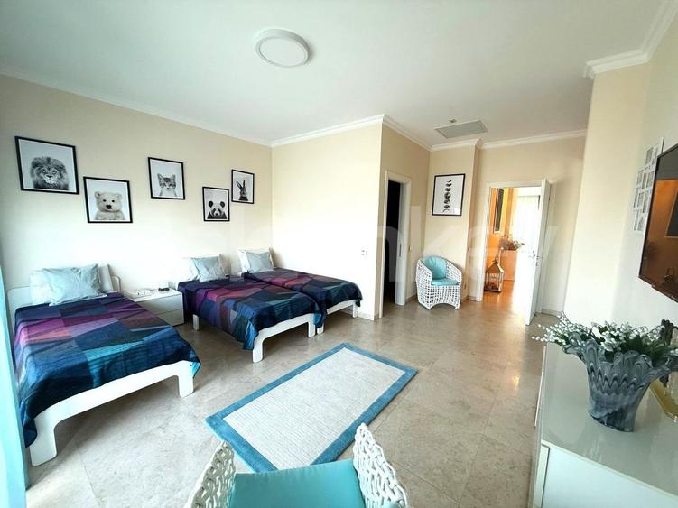 Apartament cu 4 camere decomandat, mobilat în Central