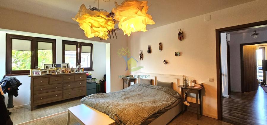 Casă individuală cu 6 camere cu Teren 700 Mp în Corbeanca