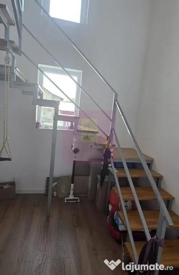 Casă cu 4 camere cu Teren 497 Mp în Central