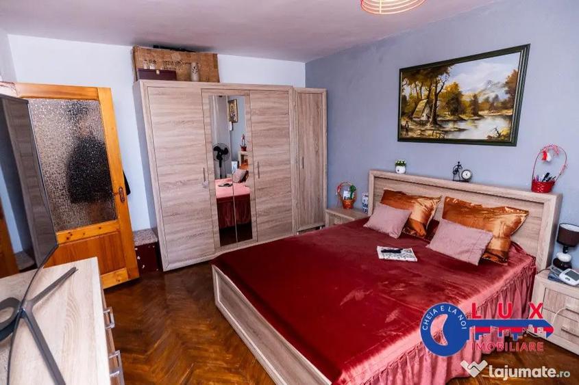 Apartament cu 3 camere decomandat în Babadag