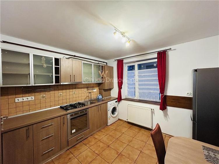 Apartament decomandat, cu 2 camere, 56 mp + balcon - etaj 3 - Turnisor