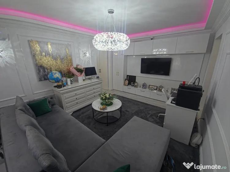 Apartament cu 4 camere semidecomandat în Tăbăcărie