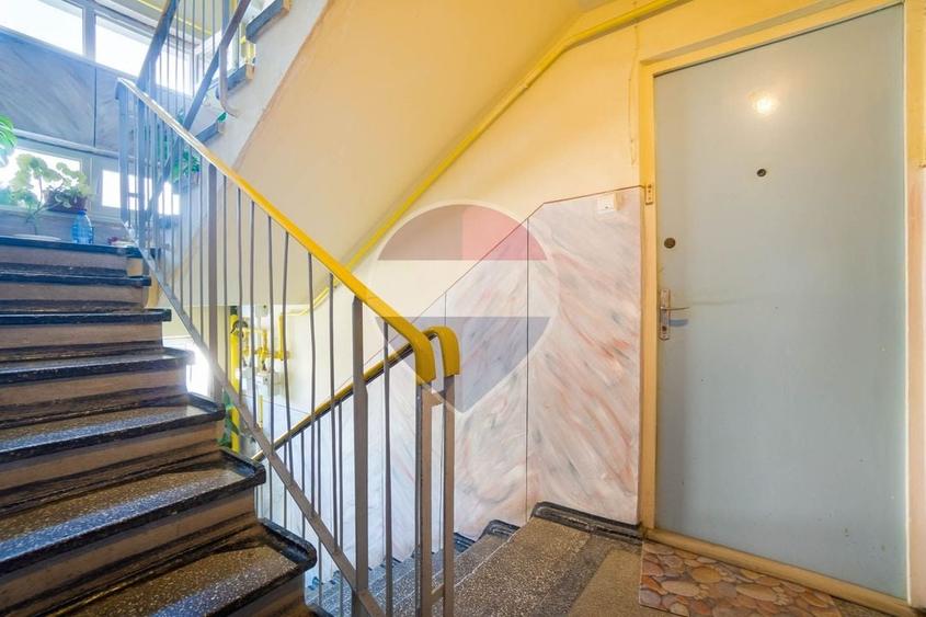 Apartament cu 2 camere semidecomandat în Florilor