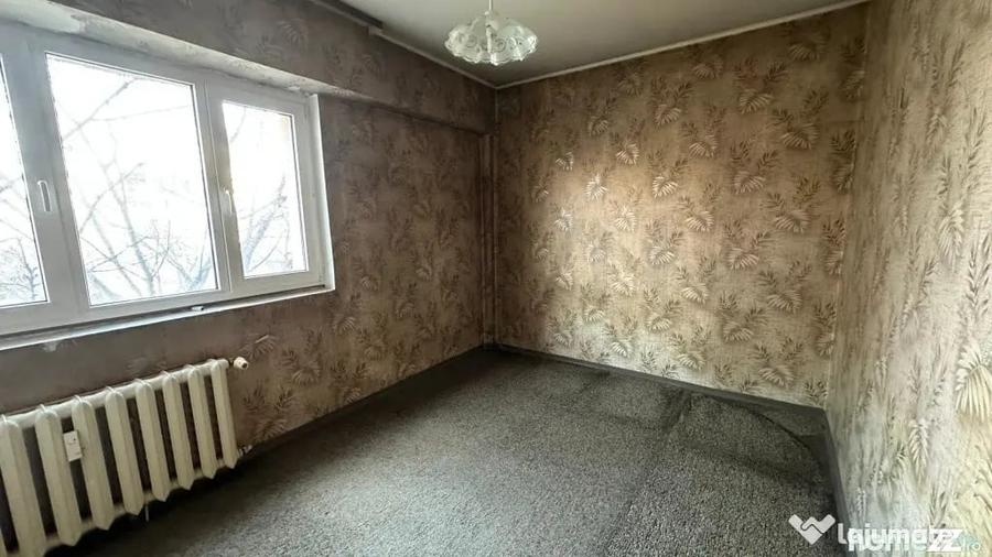 Apartament cu 3 camere decomandat în 1 Mai