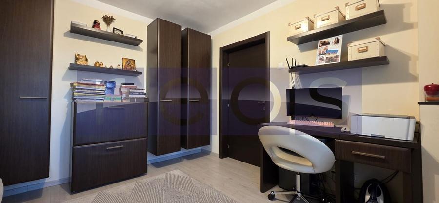 Apartament cu 4 camere decomandat, mobilat în Decebal