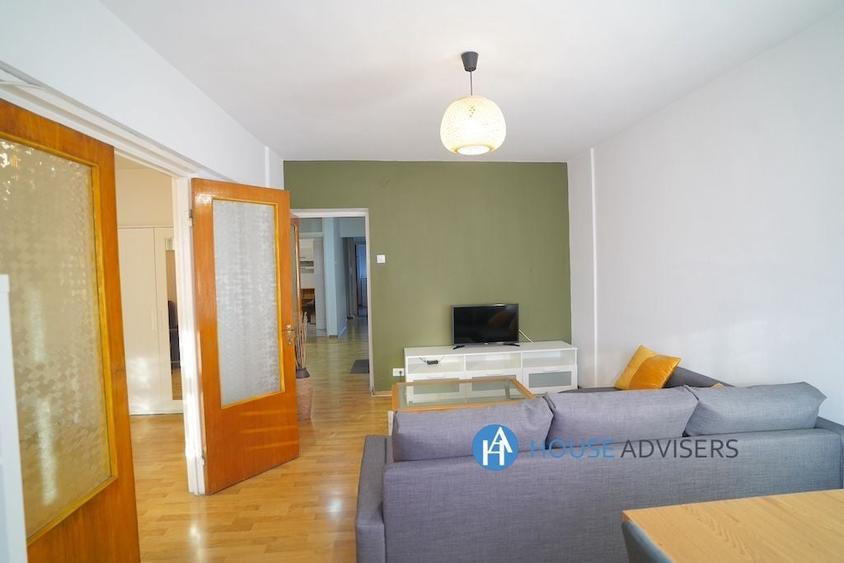 Apartament cu 3 camere, mobilat în Romană