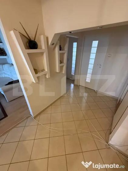 Apartament cu 3 camere decomandat în Ștefan cel Mare