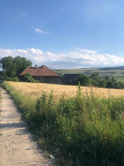 Teren de 1500 mp, în Vâlcele