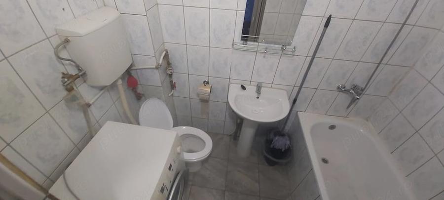 Garsonieră decomandată în Central