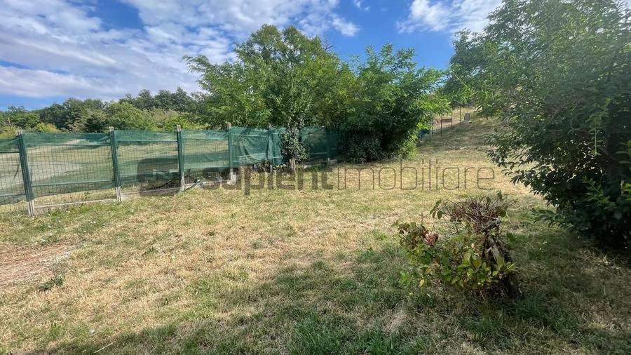 Casă individuală cu 8 camere cu Canalizare în Mierlău