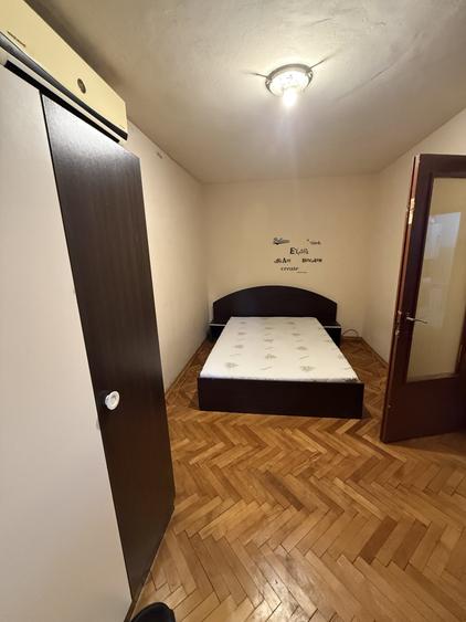 Apartament cu 2 camere nedecomandat, mobilat în P-ța Doina