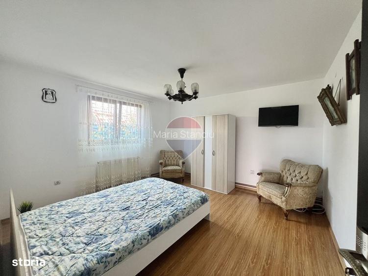 Casa cu teren generos de 8.774 mp, in Mares Albota