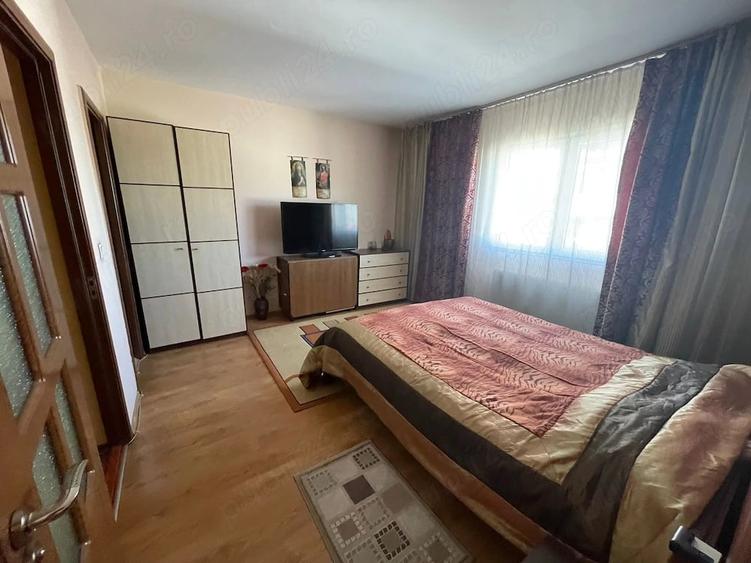 Apartament cu 3 camere decomandat în Iris