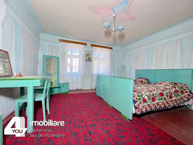 Casă cu 4 camere cu Teren 1459 Mp în Secusigiu