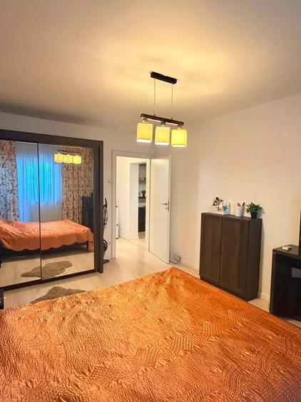 Apartament cu 2 camere semidecomandat în Văcăresti