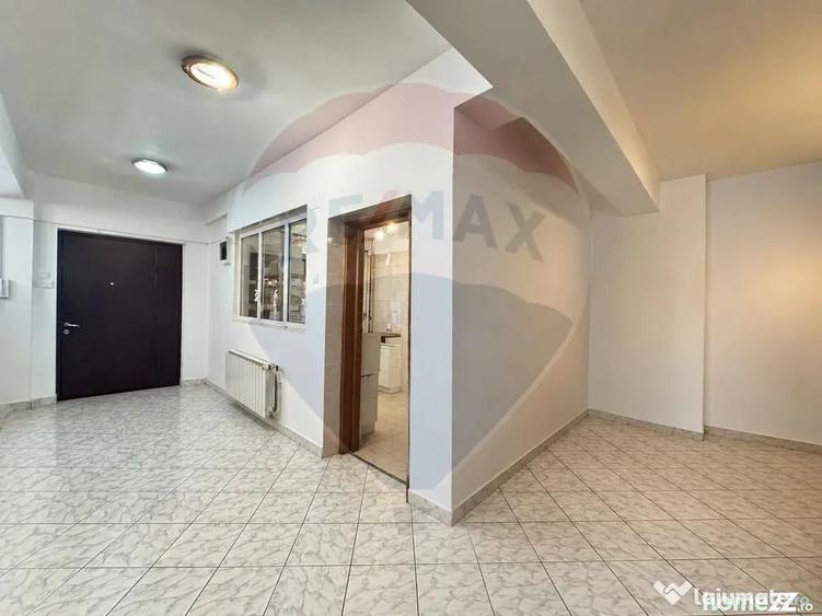 Casă cu 6 camere cu Teren 180 Mp în Giulești