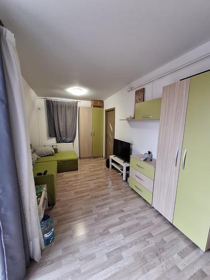 Garsonieră decomandată în Colentina