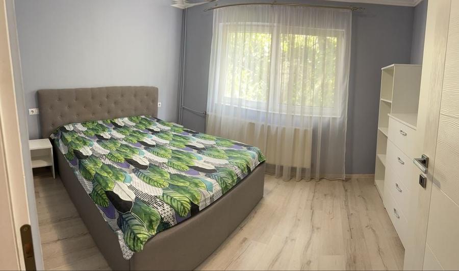 Apartament cu 3 camere în Decebal